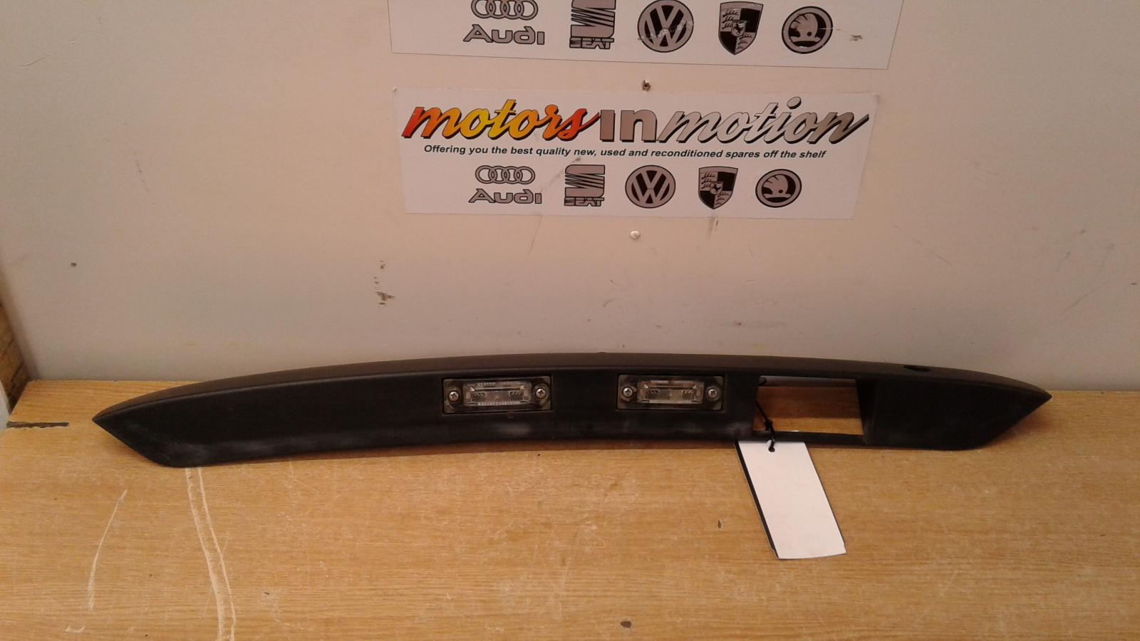 VOLKSWAGEN CADDY Mk3 2K 2009 Number Plate Light Plinth Handle